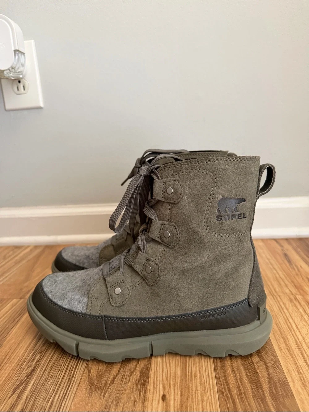 Sorel Women’s Explorer Nex Joan Waterproof Winter Boots Green Sz 7.5